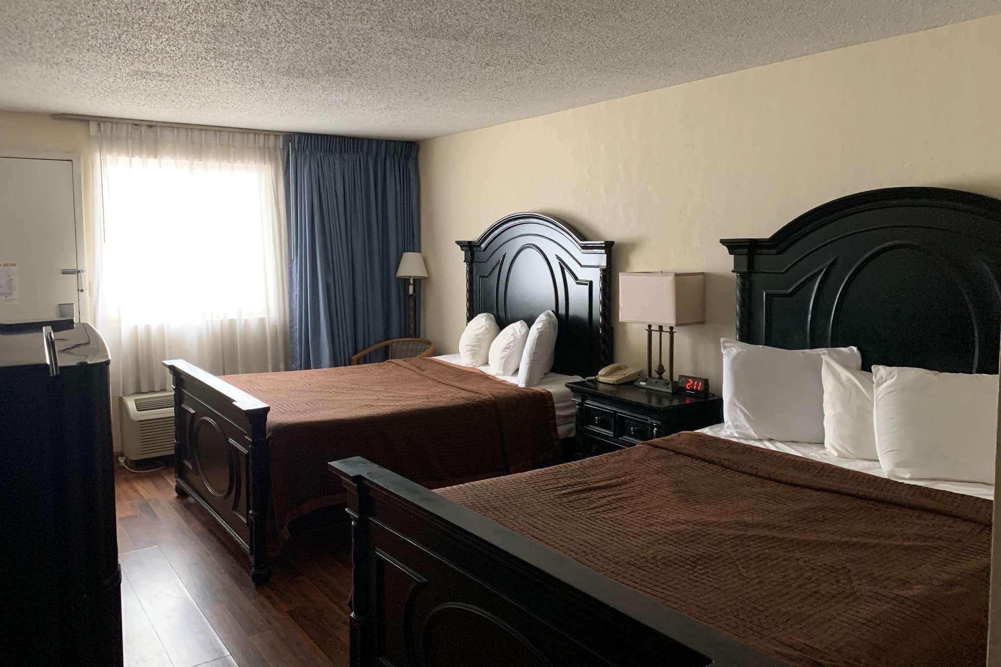 Travelodge By Wyndham Gaylord Extérieur photo