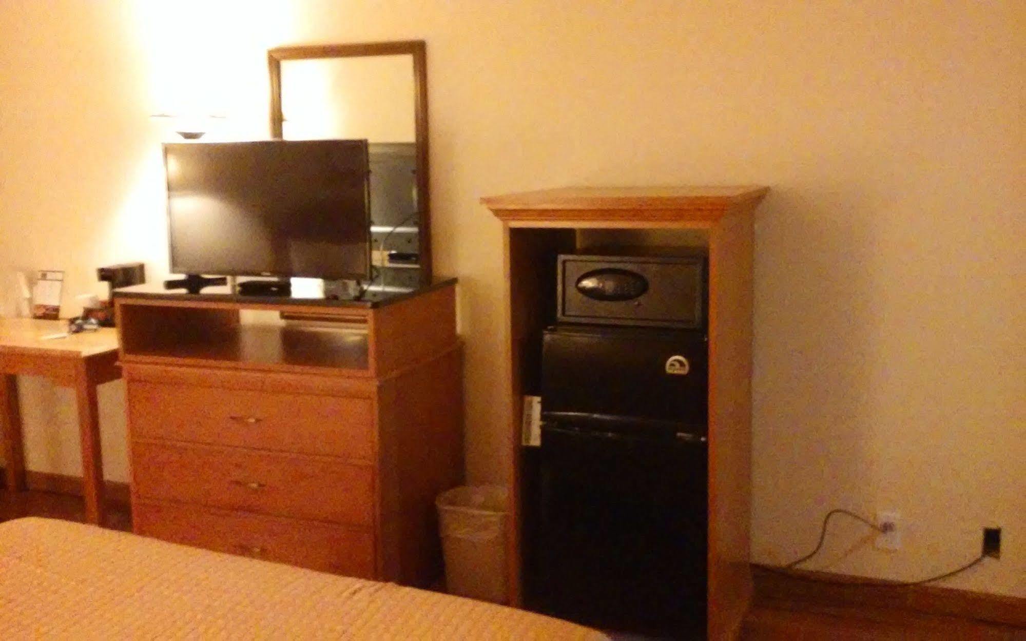 Travelodge By Wyndham Gaylord Extérieur photo