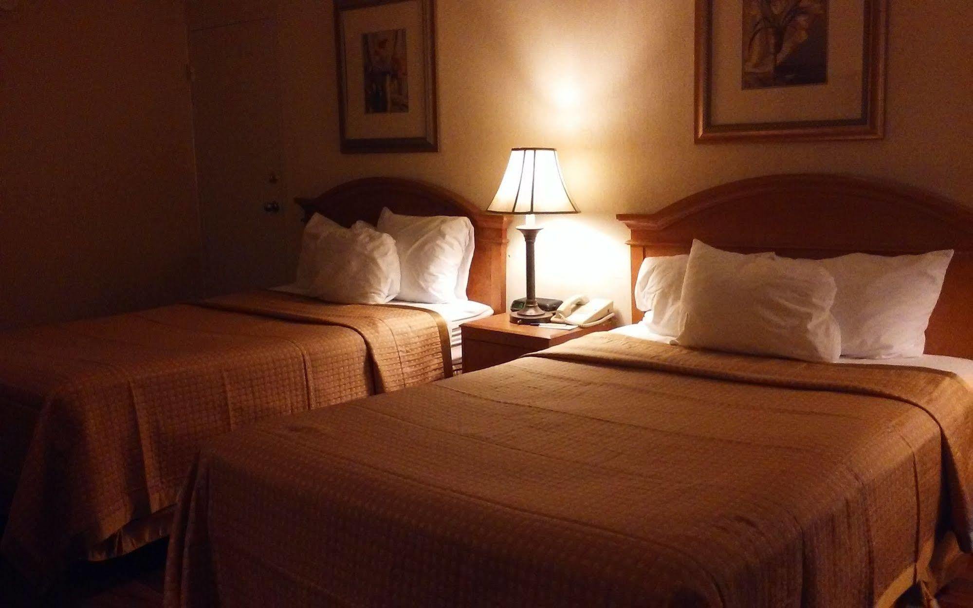Travelodge By Wyndham Gaylord Extérieur photo